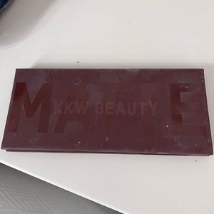 KKW beauty matte eyeshadow palette
